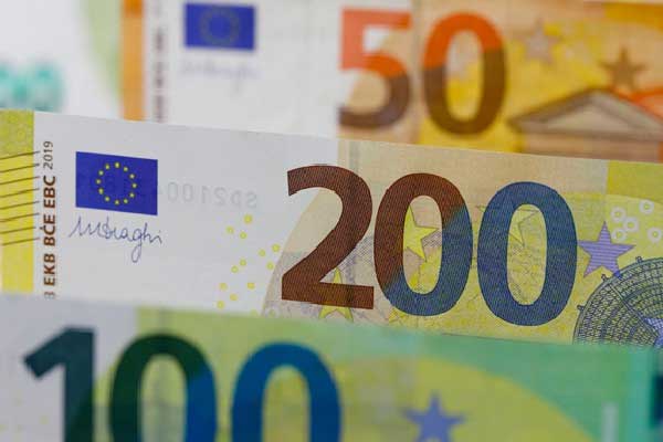 智元机器人上架京东，售价19.8万元，能跳哪吒舞